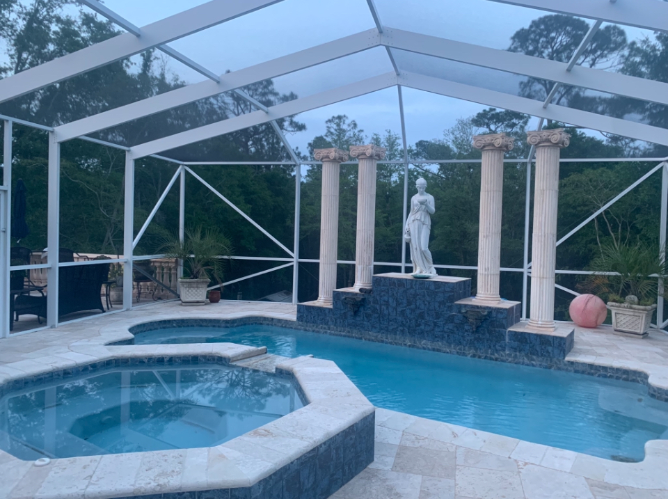 pool enclosure contractor